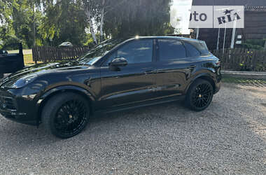 Внедорожник / Кроссовер Porsche Cayenne 2019 в Первомайске