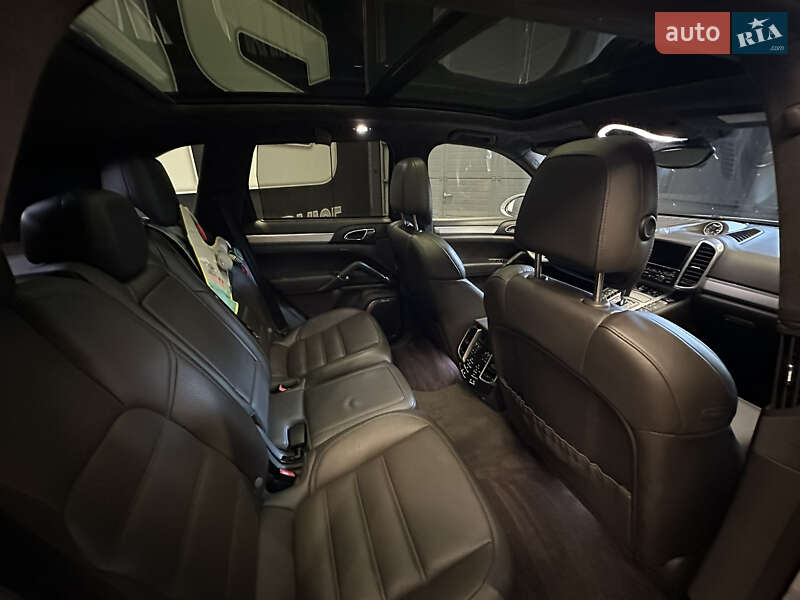 Внедорожник / Кроссовер Porsche Cayenne 2015 в Киеве фото 19 Внедорожник / Кроссовер Porsche Cayenne 2015 в Киеве