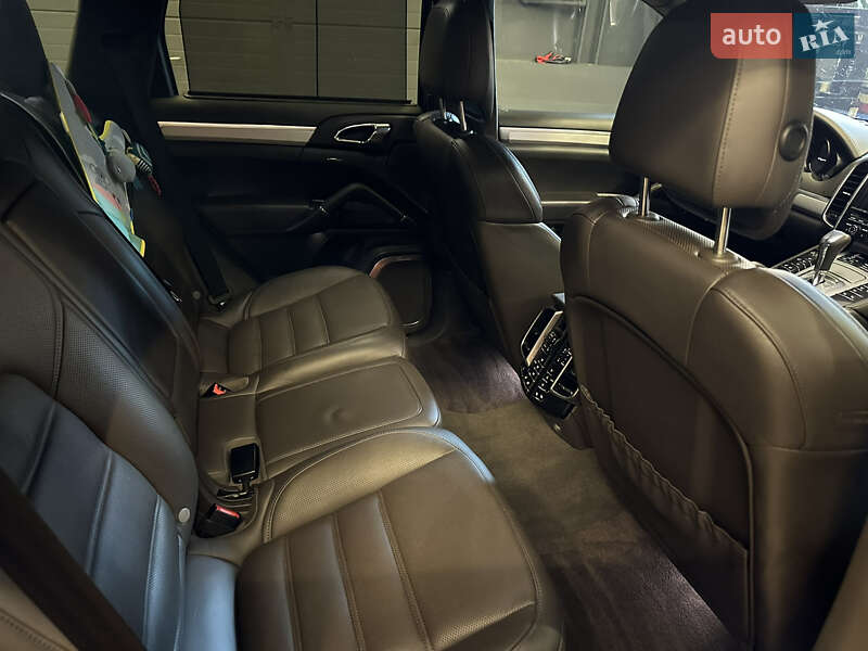 Внедорожник / Кроссовер Porsche Cayenne 2015 в Киеве фото 26 Внедорожник / Кроссовер Porsche Cayenne 2015 в Киеве