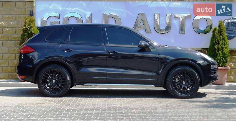 Позашляховик / Кросовер Porsche Cayenne 2013 в Одесі
