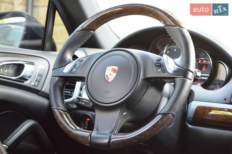 Позашляховик / Кросовер Porsche Cayenne 2013 в Одесі