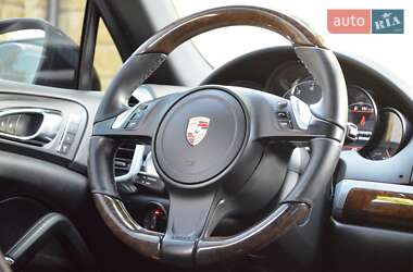 Внедорожник / Кроссовер Porsche Cayenne 2013 в 