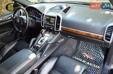 Внедорожник / Кроссовер Porsche Cayenne 2013 в 