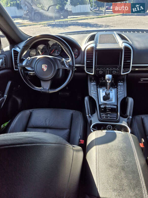 Позашляховик / Кросовер Porsche Cayenne 2012 в Києві