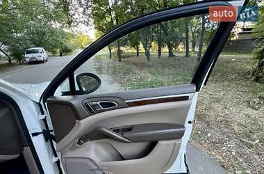 Позашляховик / Кросовер Porsche Cayenne 2011 в 