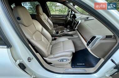 Позашляховик / Кросовер Porsche Cayenne 2011 в 