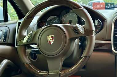 Позашляховик / Кросовер Porsche Cayenne 2011 в 