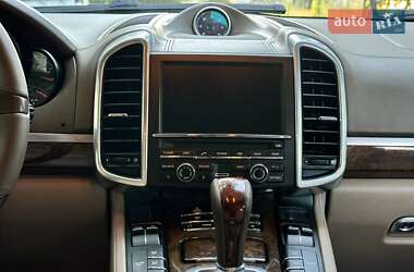 Позашляховик / Кросовер Porsche Cayenne 2011 в 