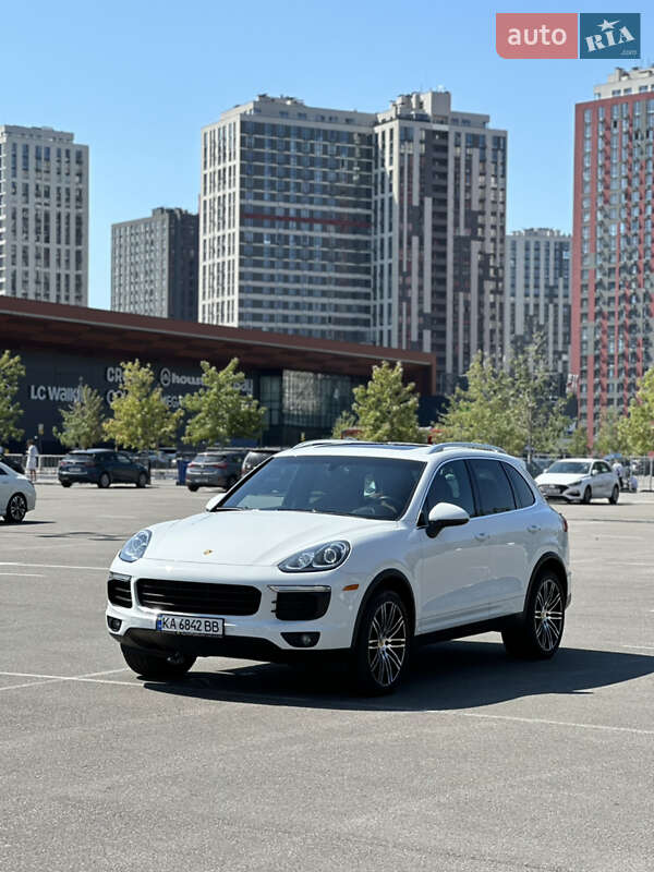 Внедорожник / Кроссовер Porsche Cayenne 2016 в Киеве