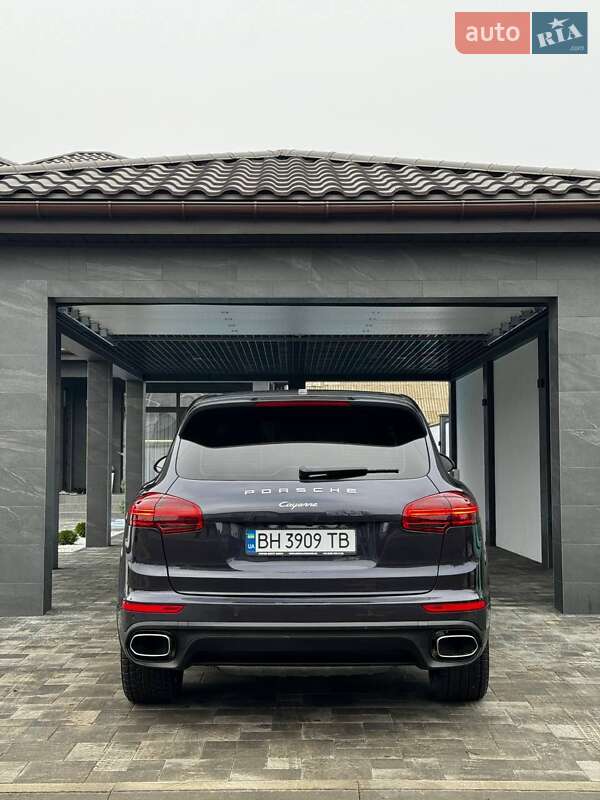 Позашляховик / Кросовер Porsche Cayenne 2017 в Запоріжжі