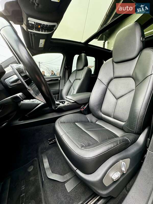 Позашляховик / Кросовер Porsche Cayenne 2017 в Запоріжжі