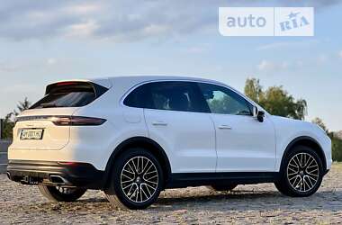 Внедорожник / Кроссовер Porsche Cayenne 2018 в Житомире