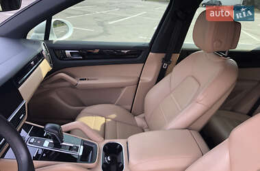 Внедорожник / Кроссовер Porsche Cayenne 2019 в 