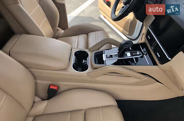 Внедорожник / Кроссовер Porsche Cayenne 2019 в 