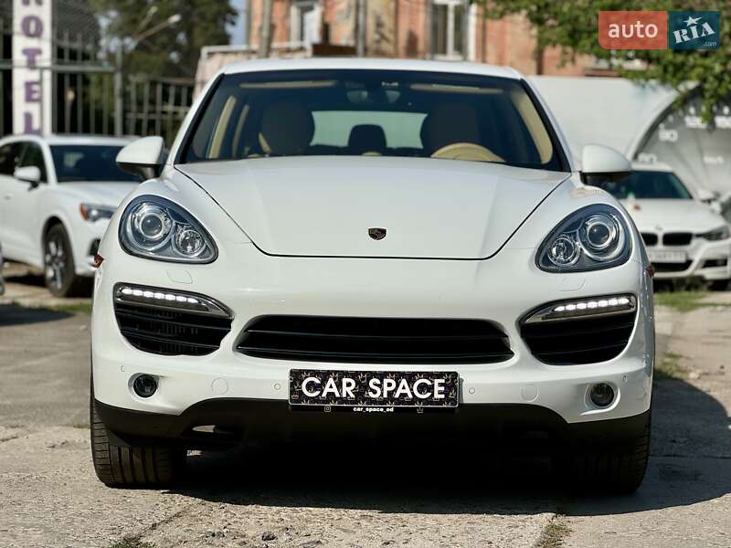 Позашляховик / Кросовер Porsche Cayenne 2013 в Одесі
