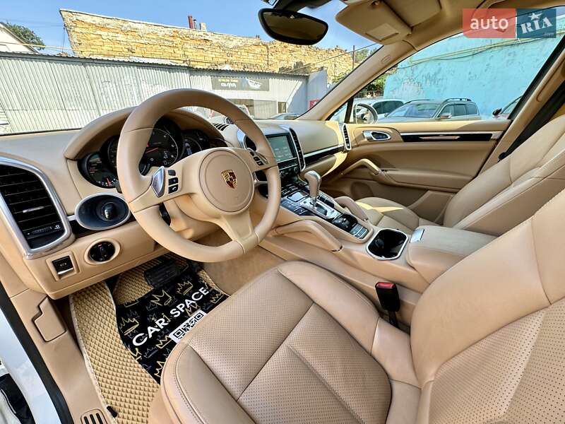 Позашляховик / Кросовер Porsche Cayenne 2013 в Одесі