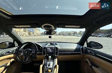 Внедорожник / Кроссовер Porsche Cayenne 2017 в 
