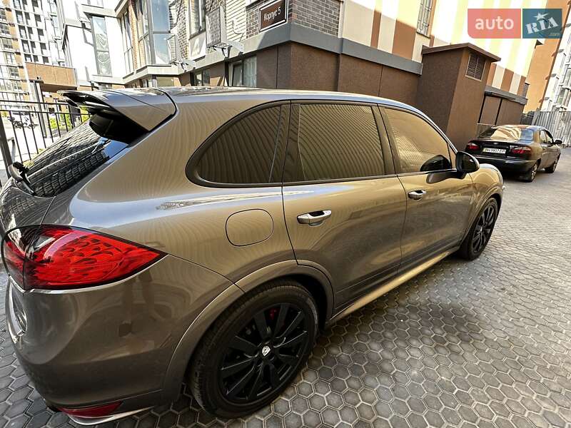 Внедорожник / Кроссовер Porsche Cayenne 2013 в Одессе