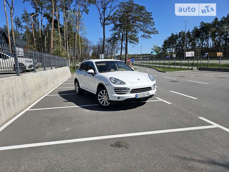 Внедорожник / Кроссовер Porsche Cayenne 2012 в Киеве