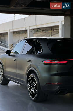 Внедорожник / Кроссовер Porsche Cayenne 2019 в 