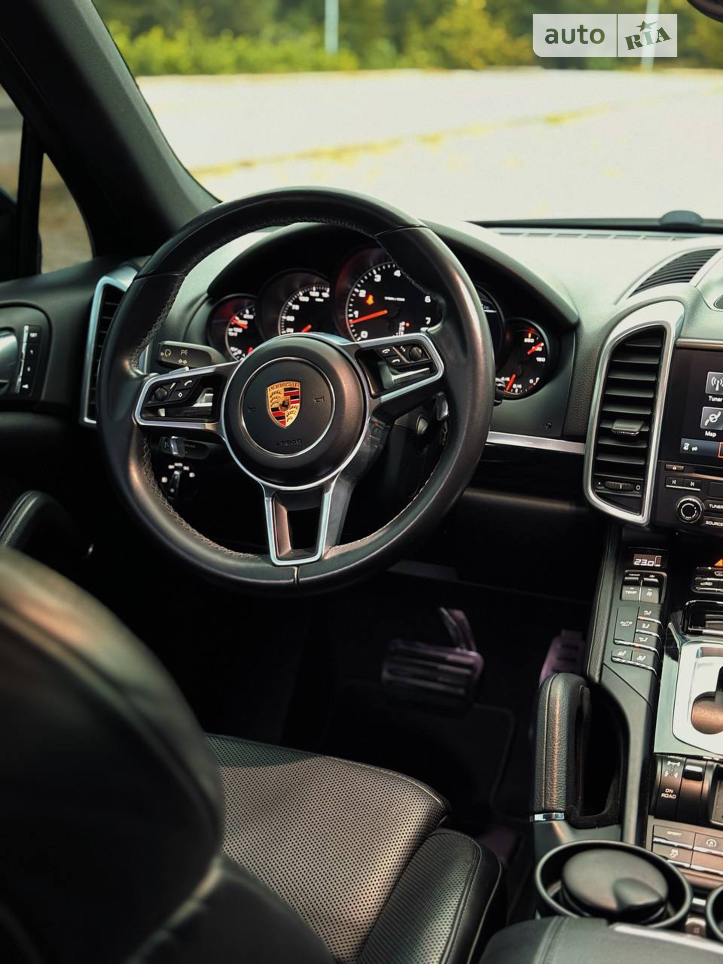 2016 Porsche Cayenne - мініатюра 28
