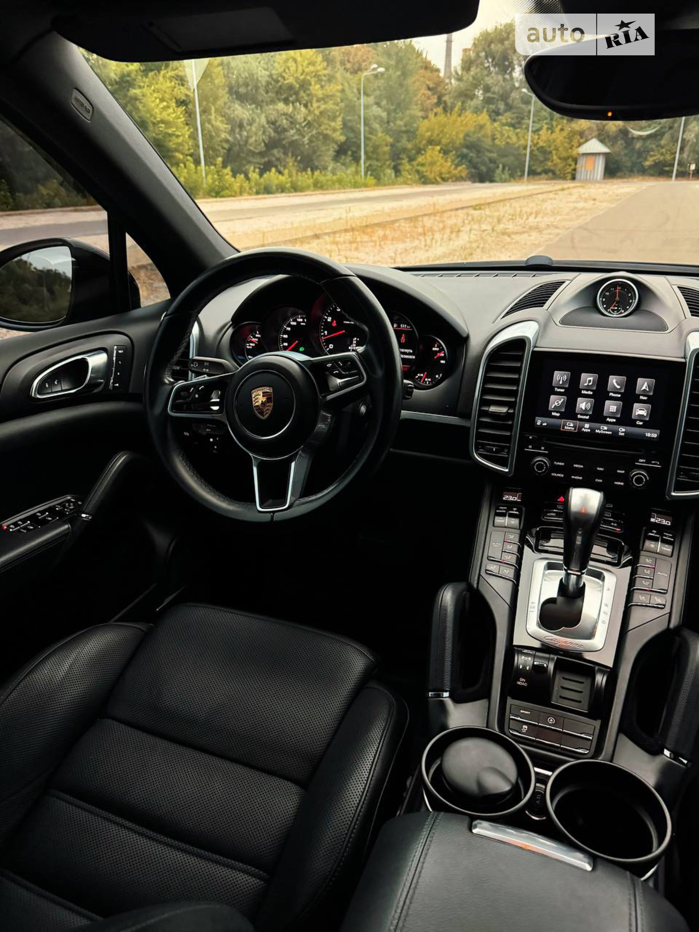2016 Porsche Cayenne - мініатюра 31