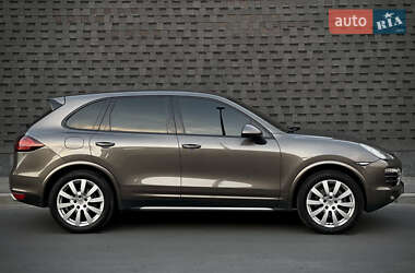 Позашляховик / Кросовер Porsche Cayenne 2012 в 