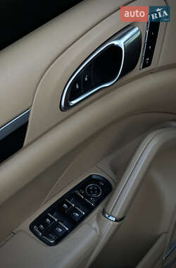 Позашляховик / Кросовер Porsche Cayenne 2012 в 