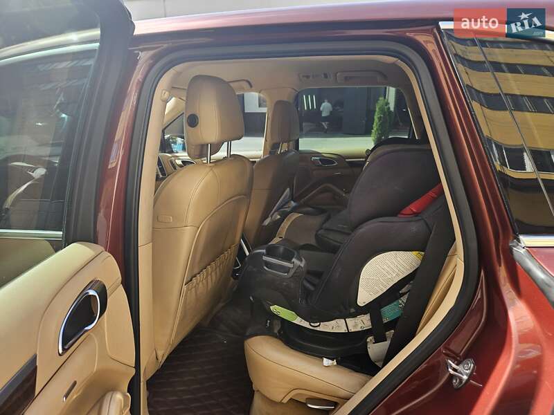 Позашляховик / Кросовер Porsche Cayenne 2012 в Києві
