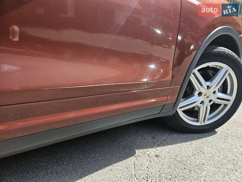 Позашляховик / Кросовер Porsche Cayenne 2012 в Києві