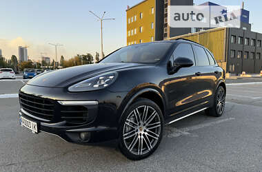 Позашляховик / Кросовер Porsche Cayenne 2015 в Києві