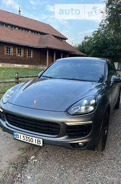 Позашляховик / Кросовер Porsche Cayenne 2015 в Кременчуці