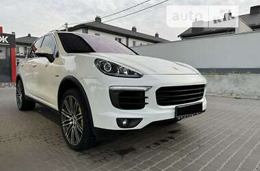 Позашляховик / Кросовер Porsche Cayenne 2015 в Києві