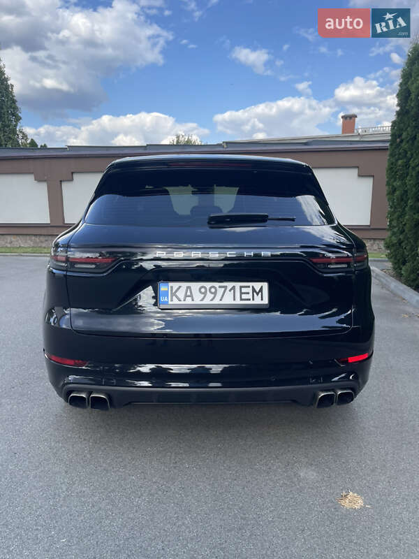 Позашляховик / Кросовер Porsche Cayenne 2021 в Києві