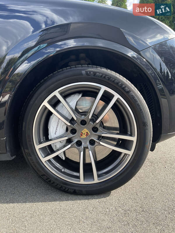 Позашляховик / Кросовер Porsche Cayenne 2021 в Києві