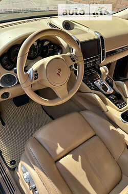 Внедорожник / Кроссовер Porsche Cayenne 2013 в 