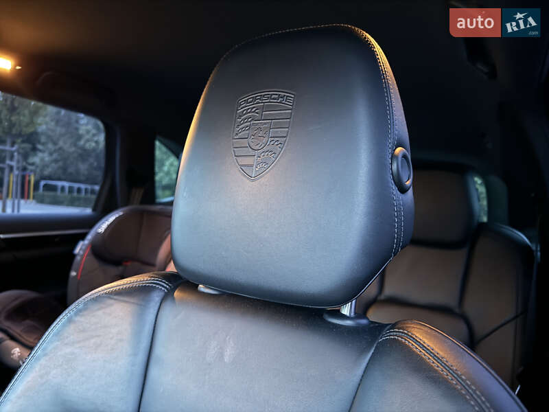 Позашляховик / Кросовер Porsche Cayenne 2011 в Калуші