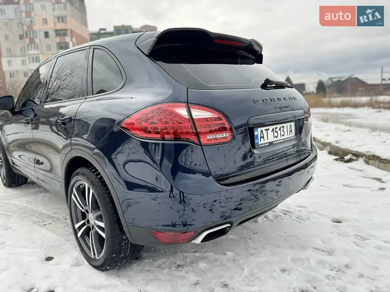 Внедорожник / Кроссовер Porsche Cayenne 2011 в 