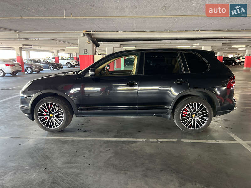 Позашляховик / Кросовер Porsche Cayenne 2008 в Львові