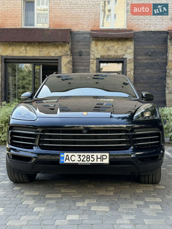 Позашляховик / Кросовер Porsche Cayenne 2018 в Луцьку