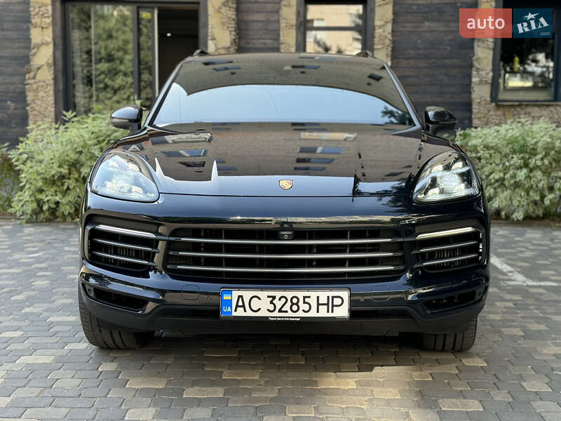 Позашляховик / Кросовер Porsche Cayenne 2018 в Луцьку