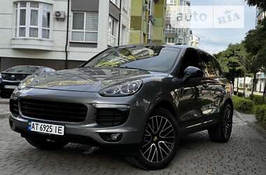 Позашляховик / Кросовер Porsche Cayenne 2015 в Івано-Франківську