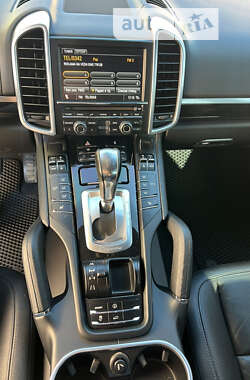Внедорожник / Кроссовер Porsche Cayenne 2011 в 