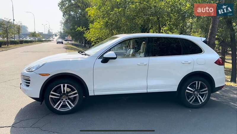Внедорожник / Кроссовер Porsche Cayenne 2014 в Киеве