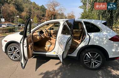 Позашляховик / Кросовер Porsche Cayenne 2014 в Києві