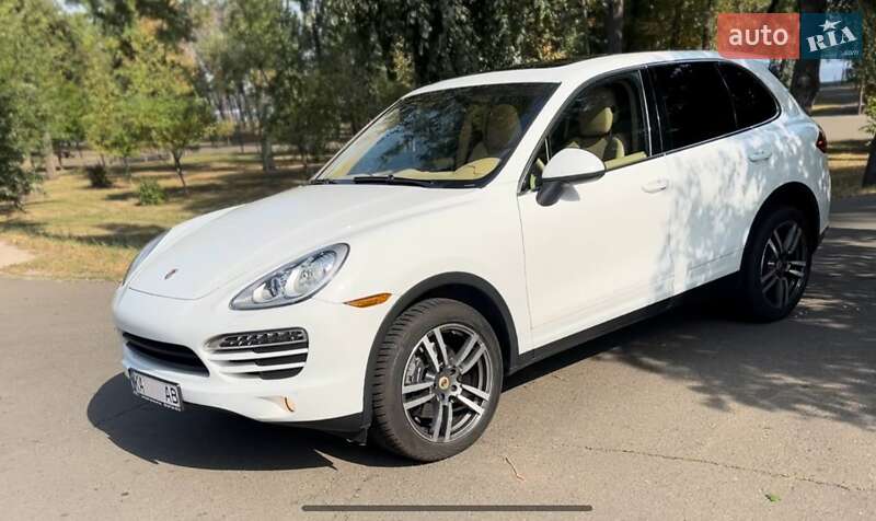 Внедорожник / Кроссовер Porsche Cayenne 2014 в Киеве