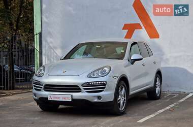 Позашляховик / Кросовер Porsche Cayenne 2012 в 