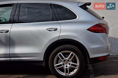 Позашляховик / Кросовер Porsche Cayenne 2012 в 
