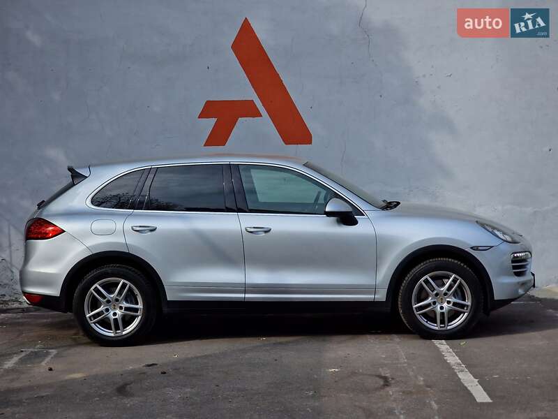 Позашляховик / Кросовер Porsche Cayenne 2012 в Одесі