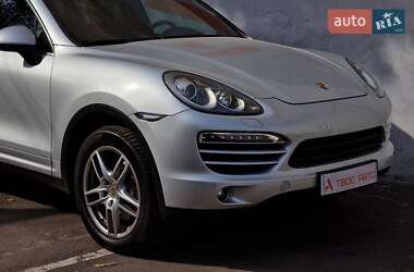 Позашляховик / Кросовер Porsche Cayenne 2012 в 